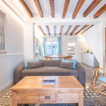 32 1 Apartment *